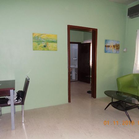 Posh Apartments And Hotel Ikeja Buitenkant foto