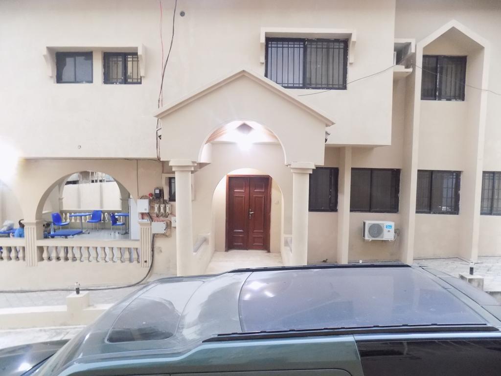 Posh Apartments And Hotel Ikeja Buitenkant foto
