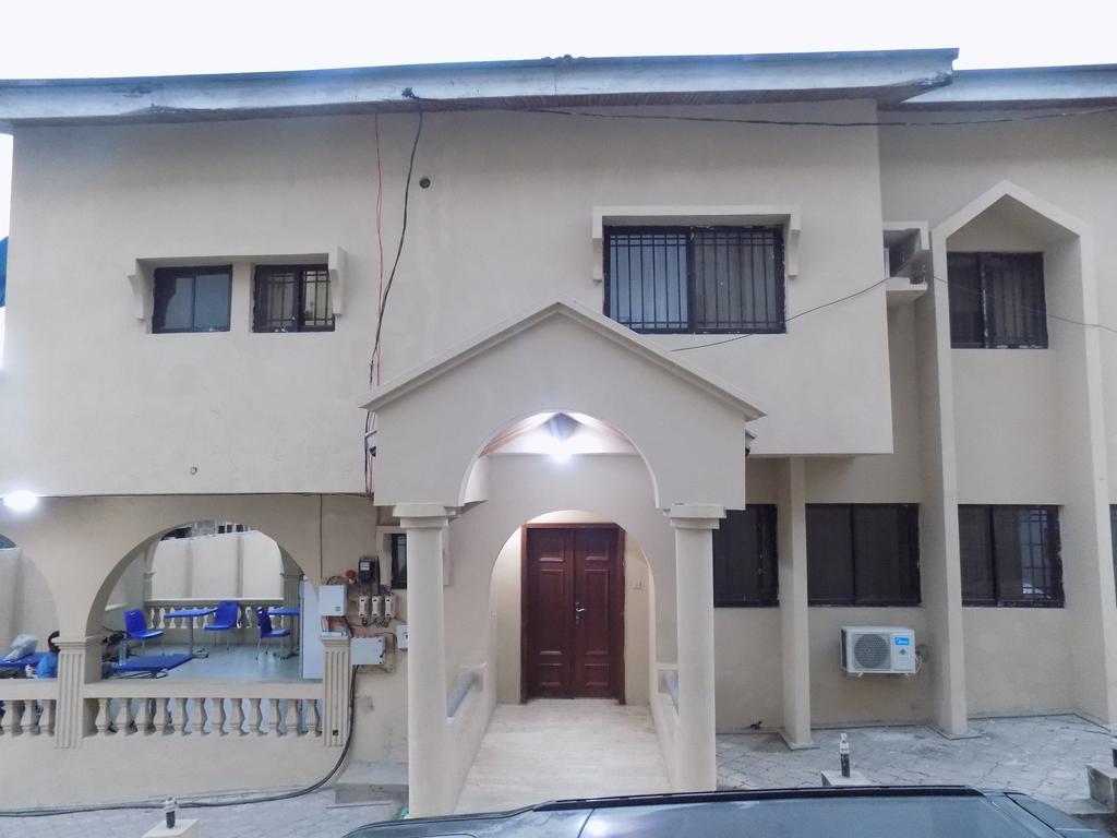 Posh Apartments And Hotel Ikeja Buitenkant foto