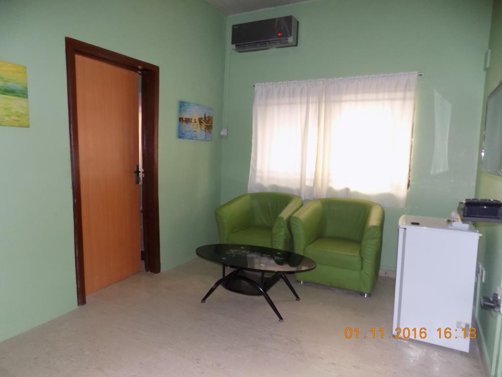 Posh Apartments And Hotel Ikeja Buitenkant foto