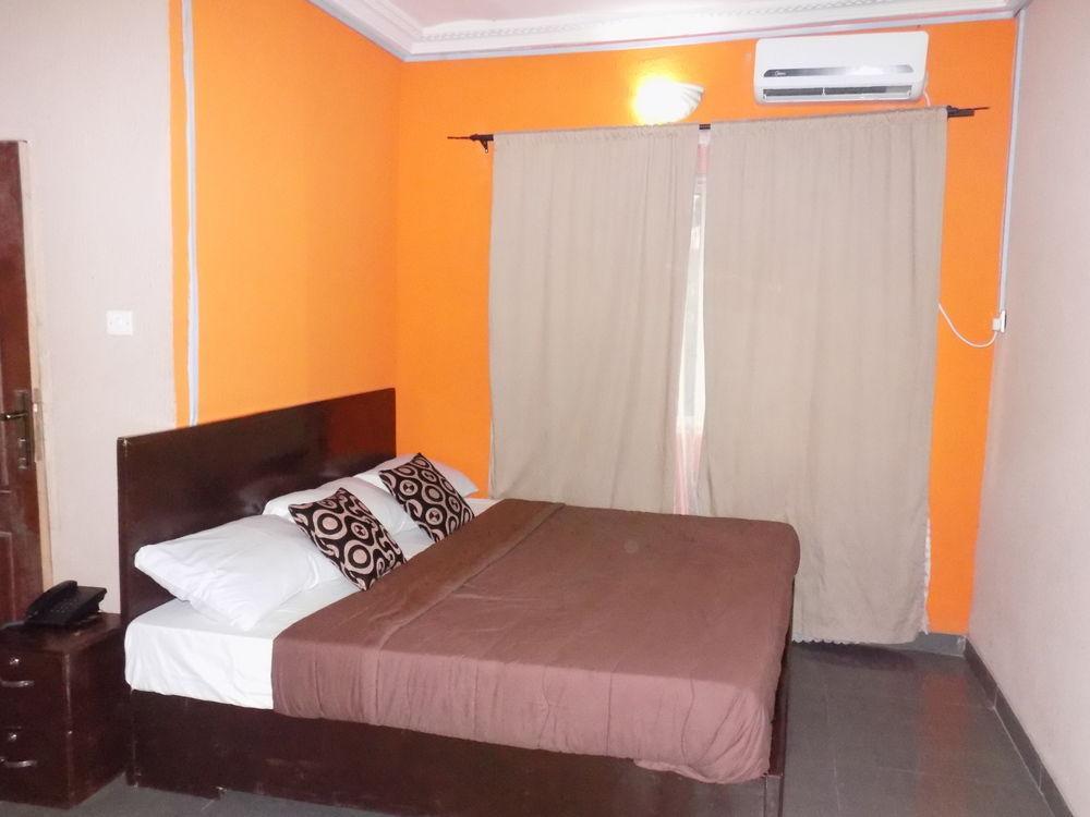 Posh Apartments And Hotel Ikeja Buitenkant foto