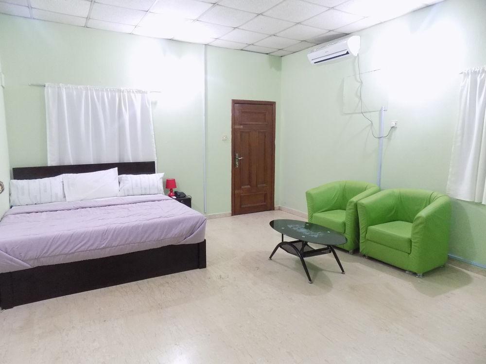Posh Apartments And Hotel Ikeja Buitenkant foto