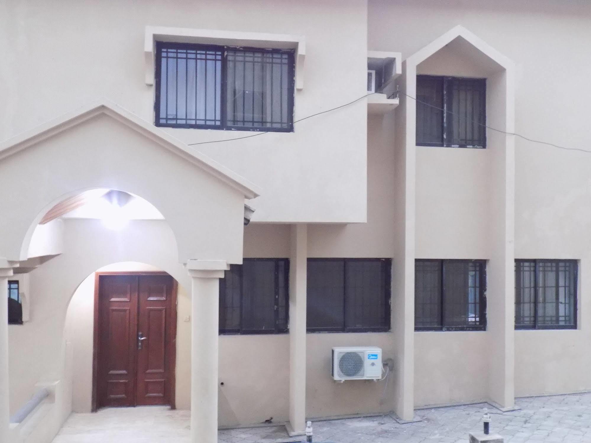 Posh Apartments And Hotel Ikeja Buitenkant foto
