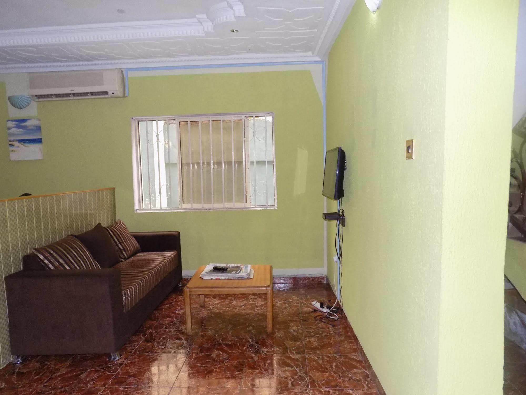 Posh Apartments And Hotel Ikeja Buitenkant foto