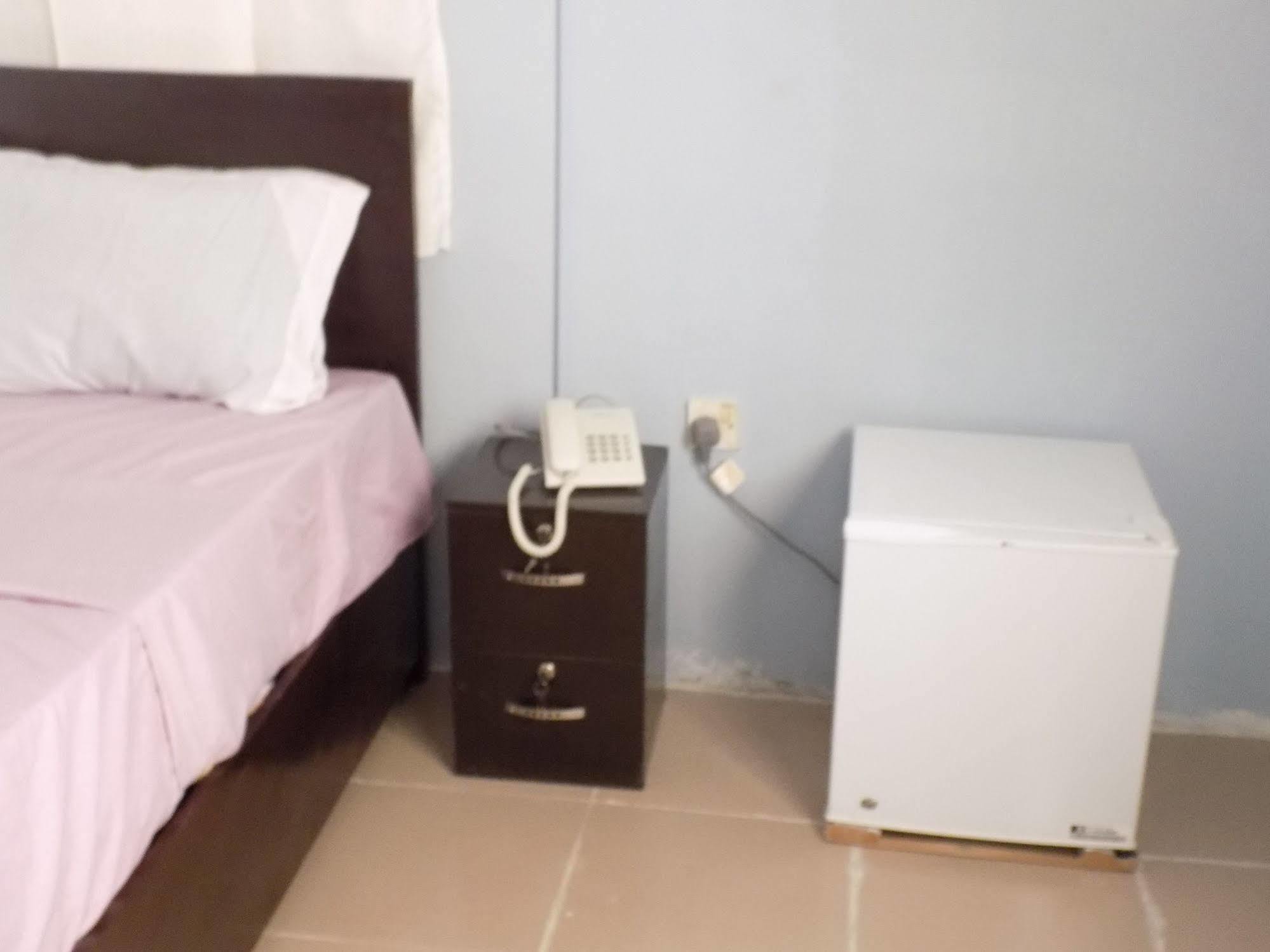 Posh Apartments And Hotel Ikeja Buitenkant foto